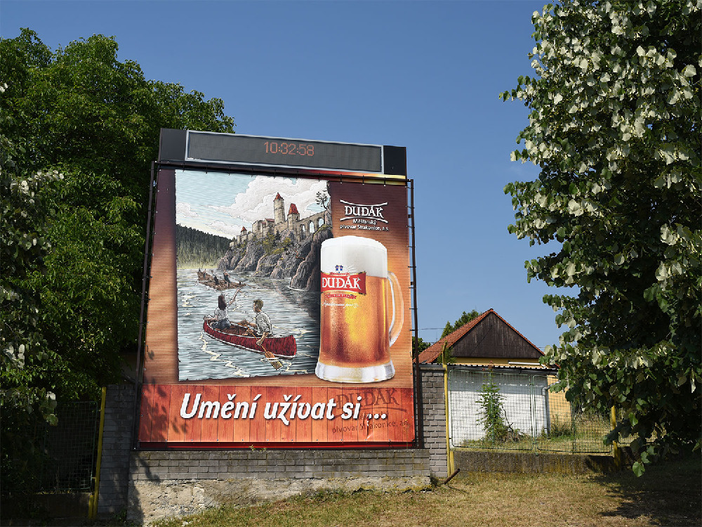 Reklama strakonického pivovaru u pivovaru