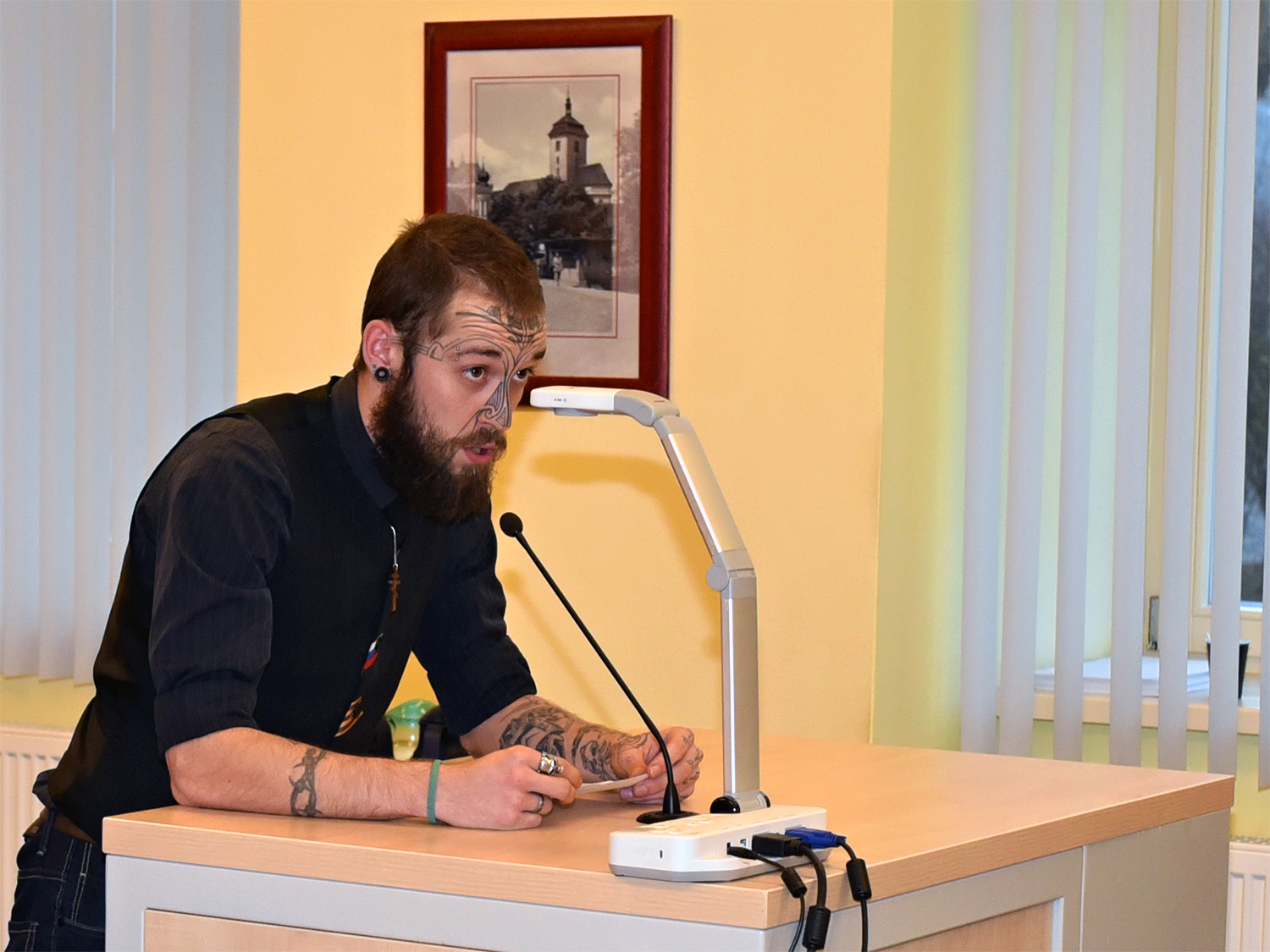 František Trégl (24) mluví na 14. zastupitelstvu města dne 9.11.2016 za otce, Miloslava Trégla (56)