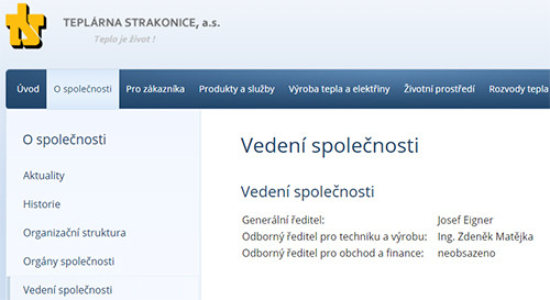 Novinka. Politik ČSSD Josef Eigner se stal generálním ředitelem Teplárny Strakonice, a.s. bez výběrového řízení. Než se dal na politiku, zkoušel ledacos. Mimo jiné pracoval jako podřízený pojišťovací zprostředkovatel (od 2.3.2011) a prodával i stany. Ještě v roce 2012. Nakonec zjistil, že nejlepším výtahem k moci a kariéře je politika. Po roce 2014 začal jako zastupitel města kolaborovat s vítězným politickým hnutím Strakonická Veřejnost. Za to byl odměněn, stal se bez vysoké školy obchodním ředitelem teplárny, ve které pracoval jako elektrotechnik. Strakonická Veřejnost si jeho služeb vážila natolik, že tento politik ČSSD dostal další funkci. Stal se navíc ještě i finančním ředitelem teplárny. Časem ale začala Strakonická Veřejnost likvidovat kromě oponentů také své lidi. Za oběť tehdy padl rovněž Eigner, který byl z teplárny „odejit“. Pomalu se ovšem blíží komunální volby a Strakonická Veřejnost chtěla na nějakou kandidátku dosadit svého oddaného právníka Miloslava Tuháčka. Eigner posloužil a prosadil právě nově přijatého člena ČSSD Tuháčka dokonce na druhé místo kandidátky. Odměna se záhy dostavila. Strakonická Veřejnost potřebovala v teplárně akutně „zaplácnout“ nedostatek tří ředitelů, jimi vyhozených. Jmenovala proto Eignera do pozice generálního ředitele strakonické teplárny. Bez řádného výběrového řízení. Kariérista Eigner se přitom pokoušel o místo generálního ředitele již koncem roku 2017, tehdy ovšem ani nesplnil podmínky pro postup do druhého kola. Nyní byl jmenován napřímo. K čemu se přece zdržovat s výběrovým řízením, když politický příkaz zněl jasně. Místo generálního ředitele teplárny musí dostat Eigner! Jeho nástupní plat má být 60 000 Kč plus vyšší pohyblivá složka. Nevyužilo se ani toho, že do předchozího výběrového řízení se přihlásilo 30 zájemců, vybírat tedy bylo z čeho. V úvahu nyní přichází dvě možnosti. Buďto jde skutečně pouze o odměnu za dosazení právníka Tuháčka na druhé místo kandidátní listiny ČSSD, anebo Strakonická Veřejnost hledá někoho naivního, na koho následně hodí zodpovědnost za možný krach teplárny, kam nyní svým trendem směřuje. Politik Eigner se přitom na nelichotivém stavu teplárny podílel již jako obchodní a finanční ředitel. Jisté přitom je, že Eigner bude stejně jenom loutkou a za nitky budou ve skutečnosti tahat starosta Hrdlička s místostarostou Oberfalcerem, oba ze Strakonické Veřejnosti.