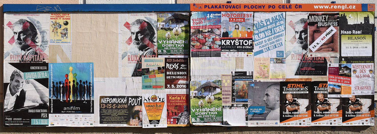 Vývěska firmy rengl.cz – proč letáky na akci nebyly na výlepových plochách této firmy (zde vývěska u restaurace Hangár)? Bylo to z důvodu šetření, anebo díky nějaké válce mezi městem a touto firmou?