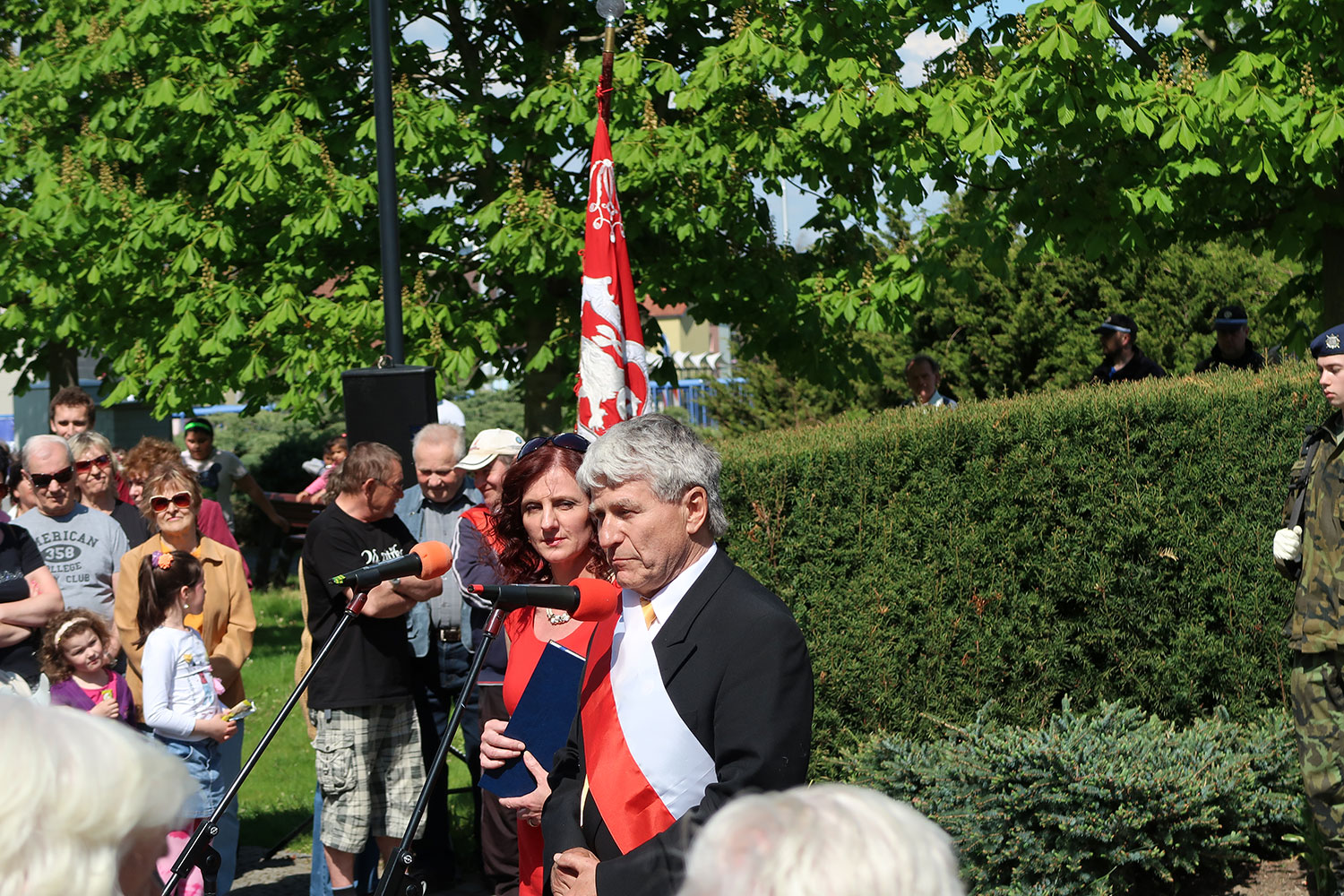 Pietní akt u pomníku Na Dubovci k 71. výročí osvobození od fašismu – František Sáček, jednatel Jednoty K. H. Borovského Strakonice