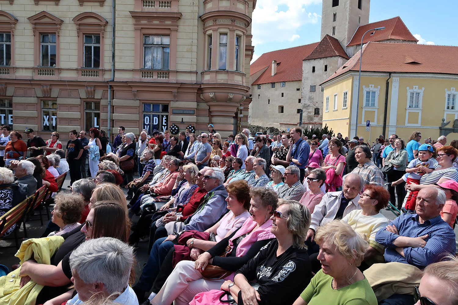 Oslava u pomníku Na Dubovci k 71. výročí osvobození od fašismu