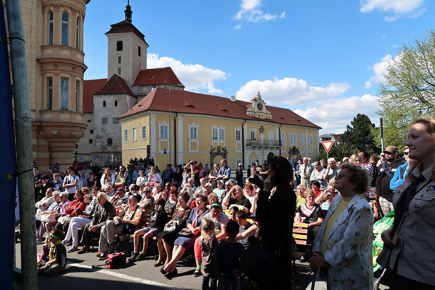 Oslava u pomníku Na Dubovci k 71. výročí osvobození od fašismu
