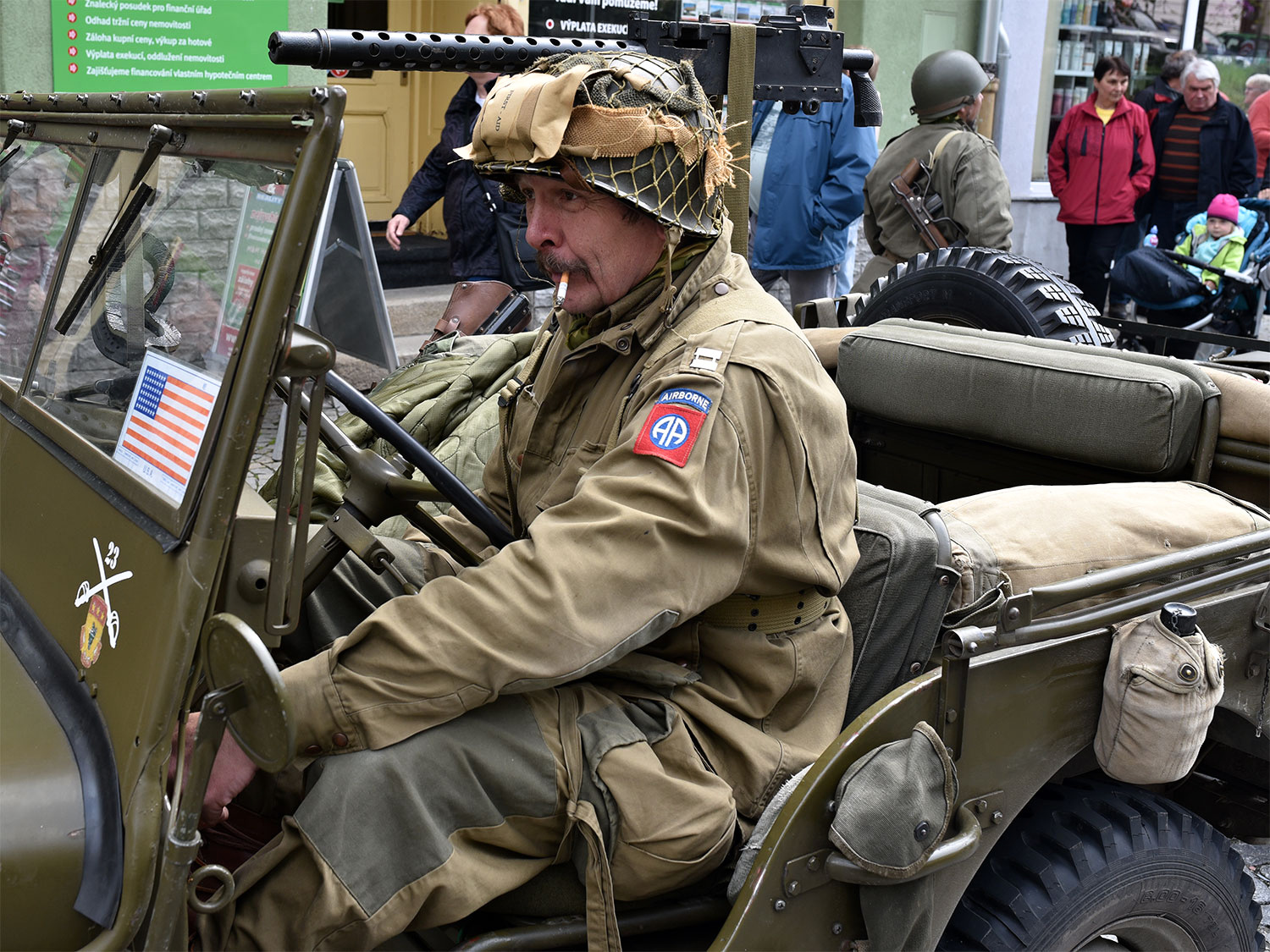 Příjezd historickývh vozidel Convoy of Liberty do Strakonic
