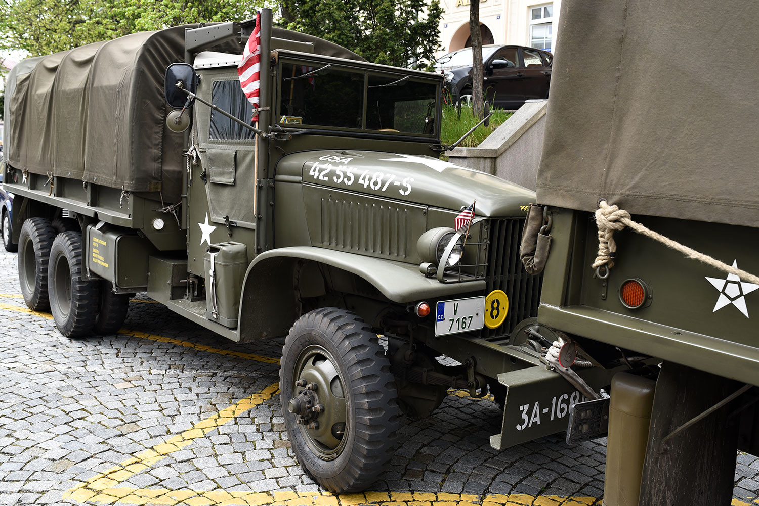 Příjezd historickývh vozidel Convoy of Liberty do Strakonic