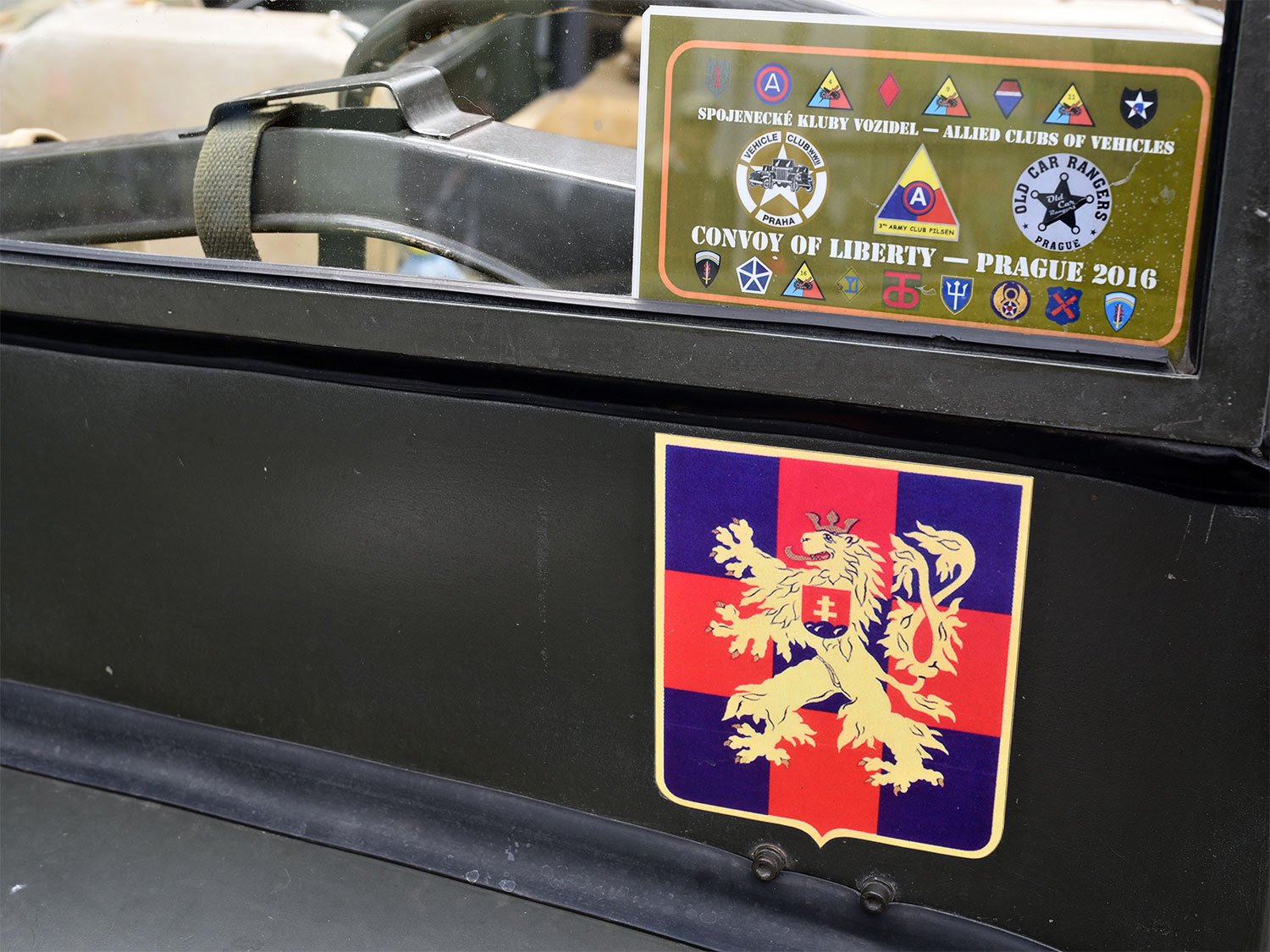 Příjezd historickývh vozidel Convoy of Liberty do Strakonic