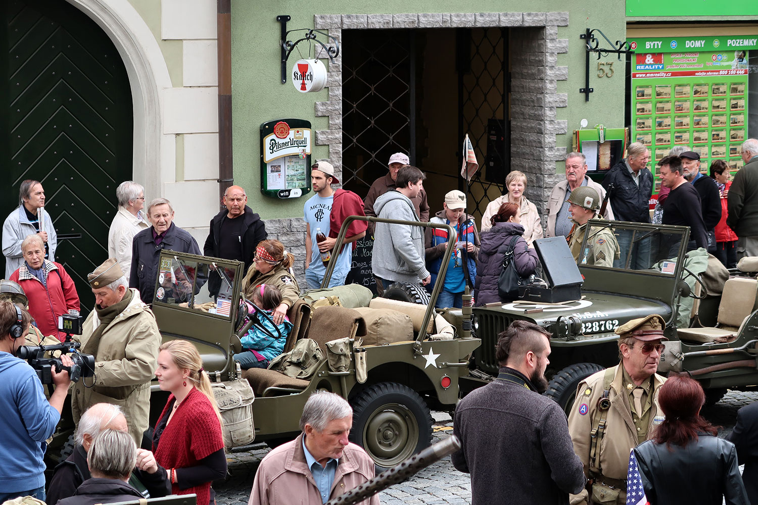 Příjezd historickývh vozidel Convoy of Liberty do Strakonic