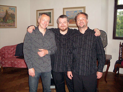 Pražské komorní trio. Zleva Michal Rezek (klavír), Tomáš Strašil (violoncello) a Robert Pacourek (klarinet a umělecký vedoucí souboru)