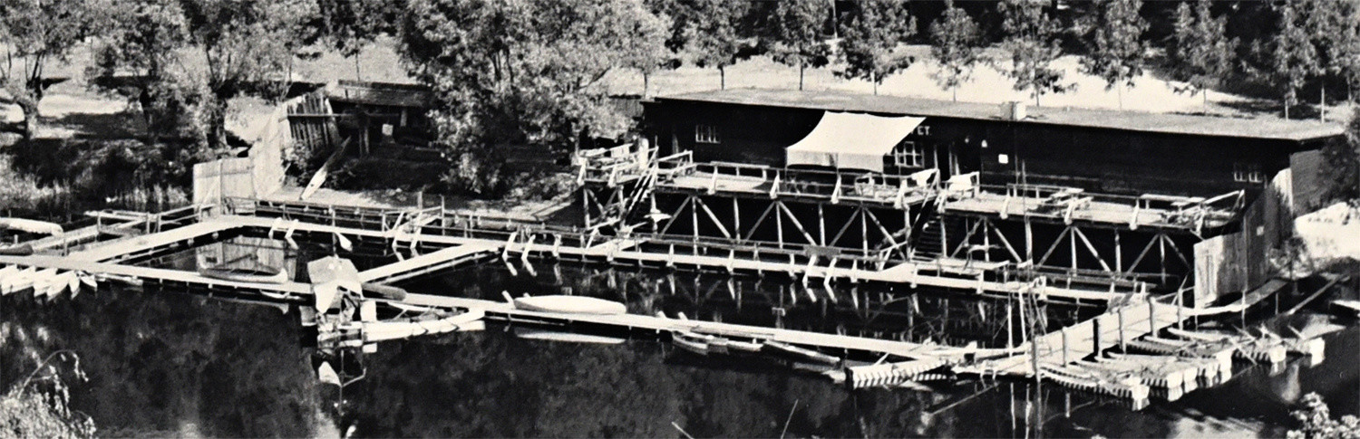 Původní plovárna na levém břehu řeky Otavy v první polovině 20. století – detail plovárny