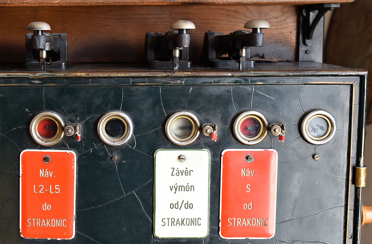 Dosud využívané elektromechanické zabezpečovací zařízení v žst. Čejetice
