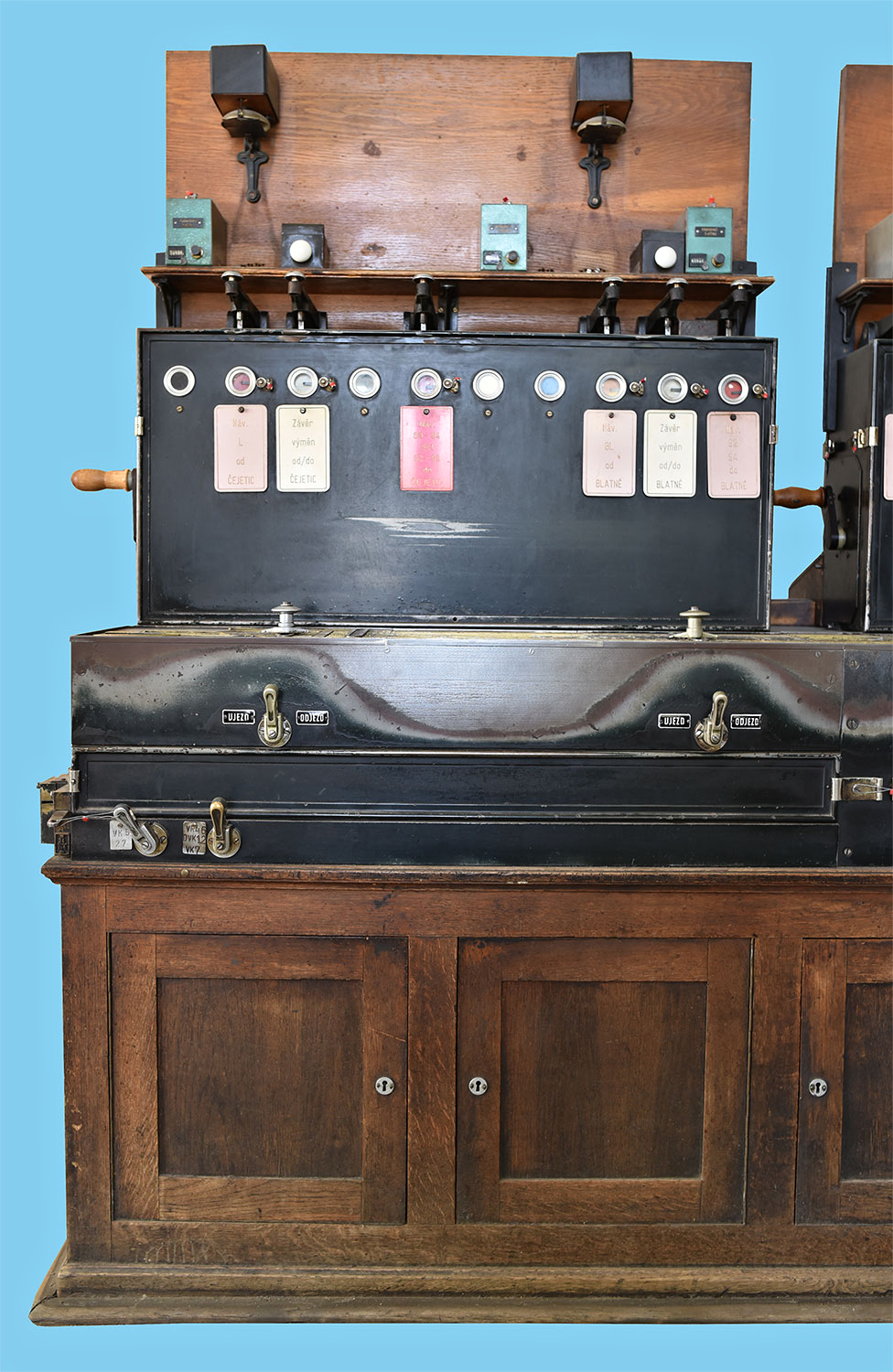 Vyřazené elektromechanické zabezpečovací zařízení ze žst. Strakonice