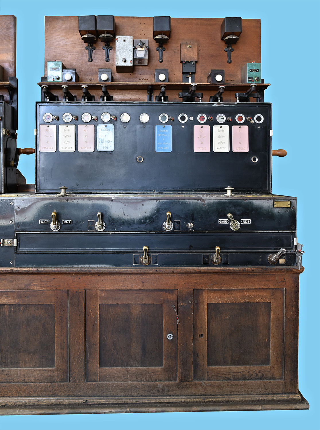 Vyřazené elektromechanické zabezpečovací zařízení ze žst. Strakonice