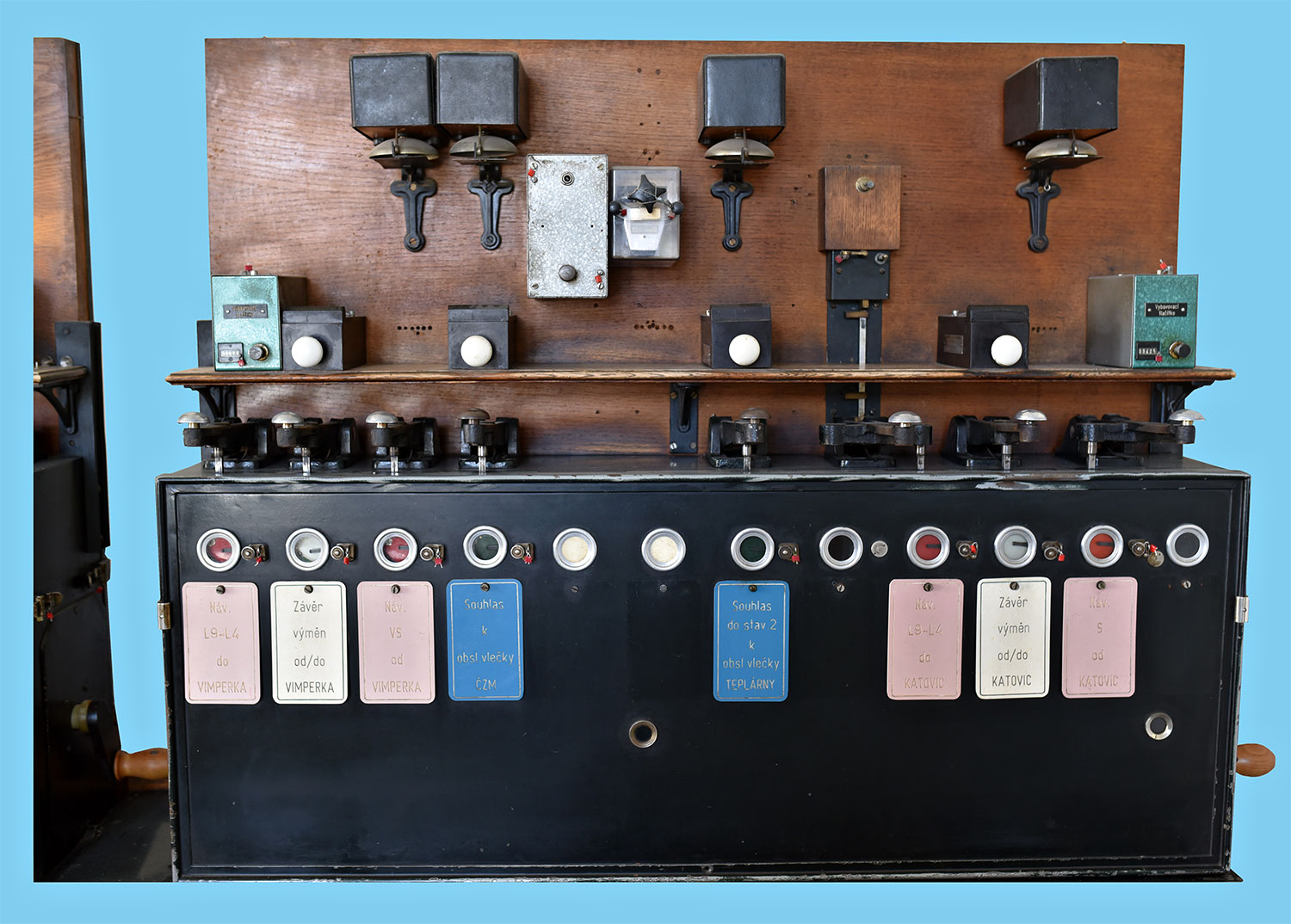 Vyřazené elektromechanické zabezpečovací zařízení ze žst. Strakonice