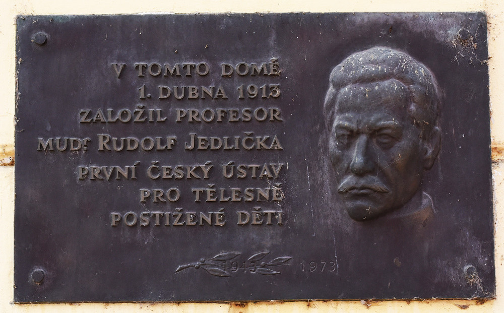 Po odchodu Jana Svobody z Jedličkova ústavu se v tomto zařízení začala atmosféra mezilidských vztahů zlepšovat. Dodnes o tom pamětníci vypráví.