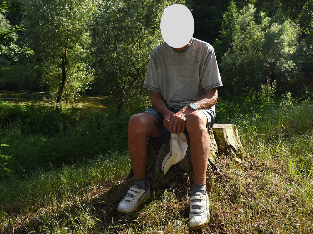 Jeden z nejvyšších důstojníků Vojenské kontrarozvědky, které byl příslušníkem přes 30 let – jeho totožnost je redakcí chráněna