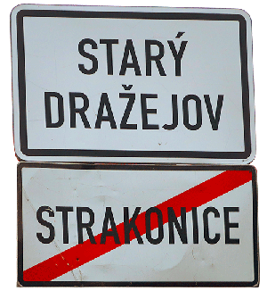 Mezi Strakonicemi a Starým Dražejovem je dlouhodobě naplánován souvislý chodník po pravé straně vozovky. Zejména díky Strakonické Veřejnosti a Volby pro město ve vedení města je jeho realizace znemožněna na deset let a rekonstrukce ulice Švandy dudáka je poznamenána puncem korupce.