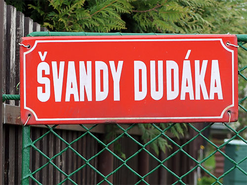 Nejdříve se podívejme na rekonstrukci ulice Švandy dudáka názorem našeho čtenáře Jiřího Šefránka ml.